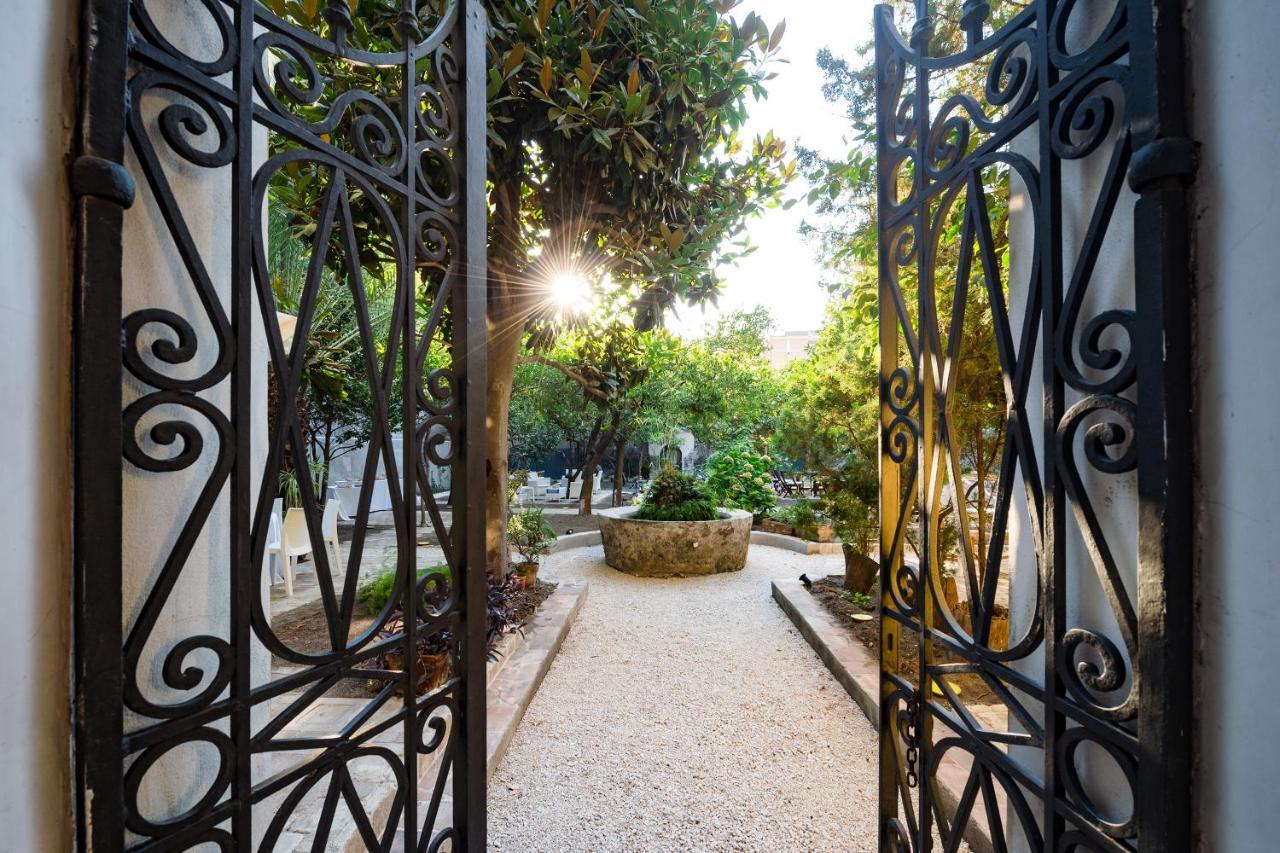 Il Giardino Di Tonia - Oplontis Guest House - Bed & Garden - Torre Annunziata Εξωτερικό φωτογραφία